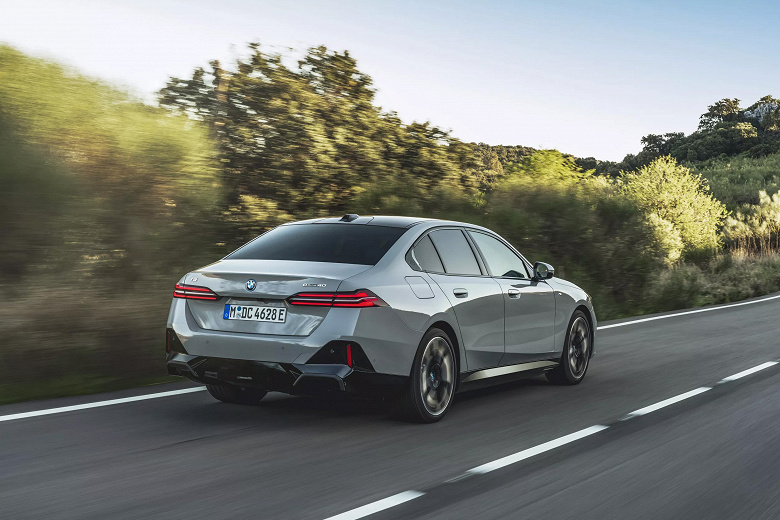 Представлен совершенно новый седан BMW 5-Series 2024. Это самое серьёзное обновление за всю 50-летнию историю модели